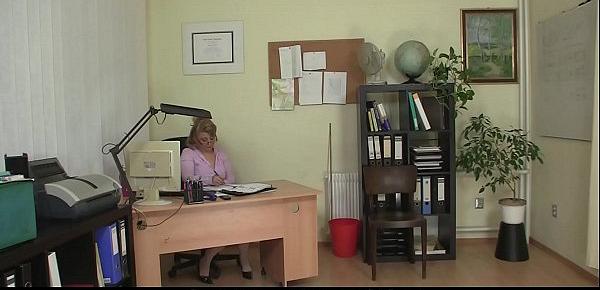  Hot office fuck with sexy mature woman
